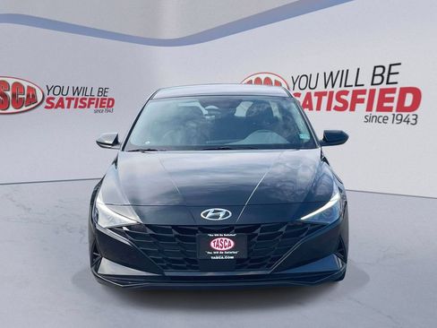 Used 2023 Hyundai Elantra SEL w/ Convenience Package FWD image 2