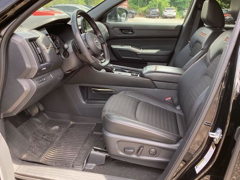 Used 2024 Nissan Pathfinder Rock Creek AWD/4WD image 10