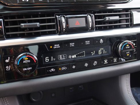 New 2025 Nissan Pathfinder Platinum image 25