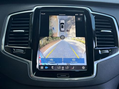 Used 2024 Volvo XC90 B5 Plus image 16