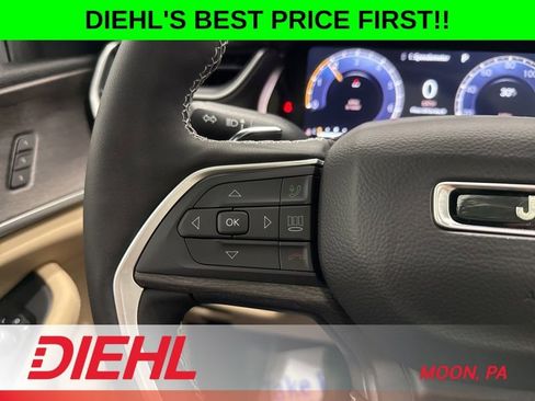 New 2025 Jeep Grand Cherokee Limited w/ Black Appearance Package AWD/4WD image 27