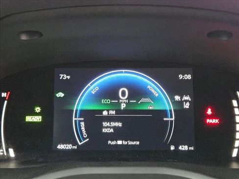 Used 2025 Toyota Camry SE image 10