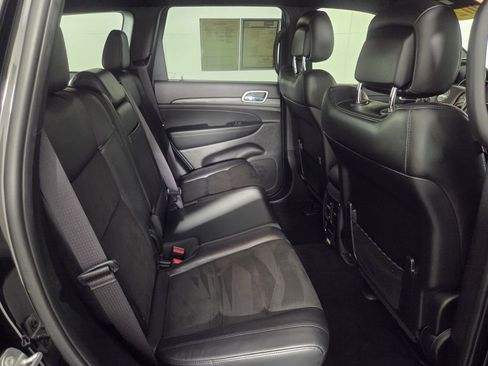 Used 2020 Jeep Grand Cherokee Altitude RWD image 29