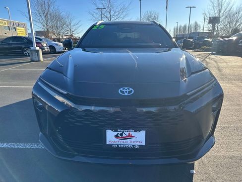 Used 2025 Toyota Crown Signia XLE image 8