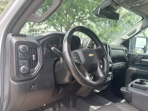 Used 2025 Chevrolet Silverado 2500 Custom w/ Custom Convenience Package AWD/4WD image 11