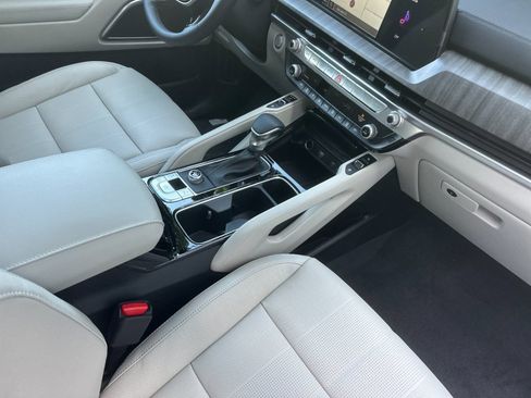 New 2025 Kia Telluride EX image 17