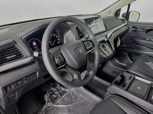 New 2026 Honda Odyssey Touring image 8