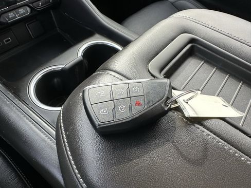 Used 2021 Chevrolet Tahoe LT w/ LT Signature Package image 34