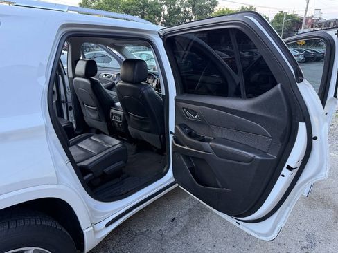 Used 2018 Chevrolet Traverse Premier w/ Driver Confidence II Package FWD image 16
