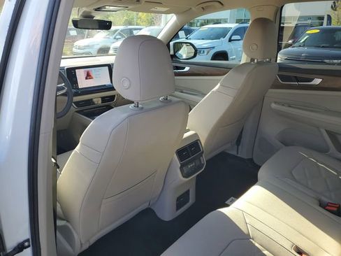 New 2026 Volkswagen Atlas SE FWD image 9