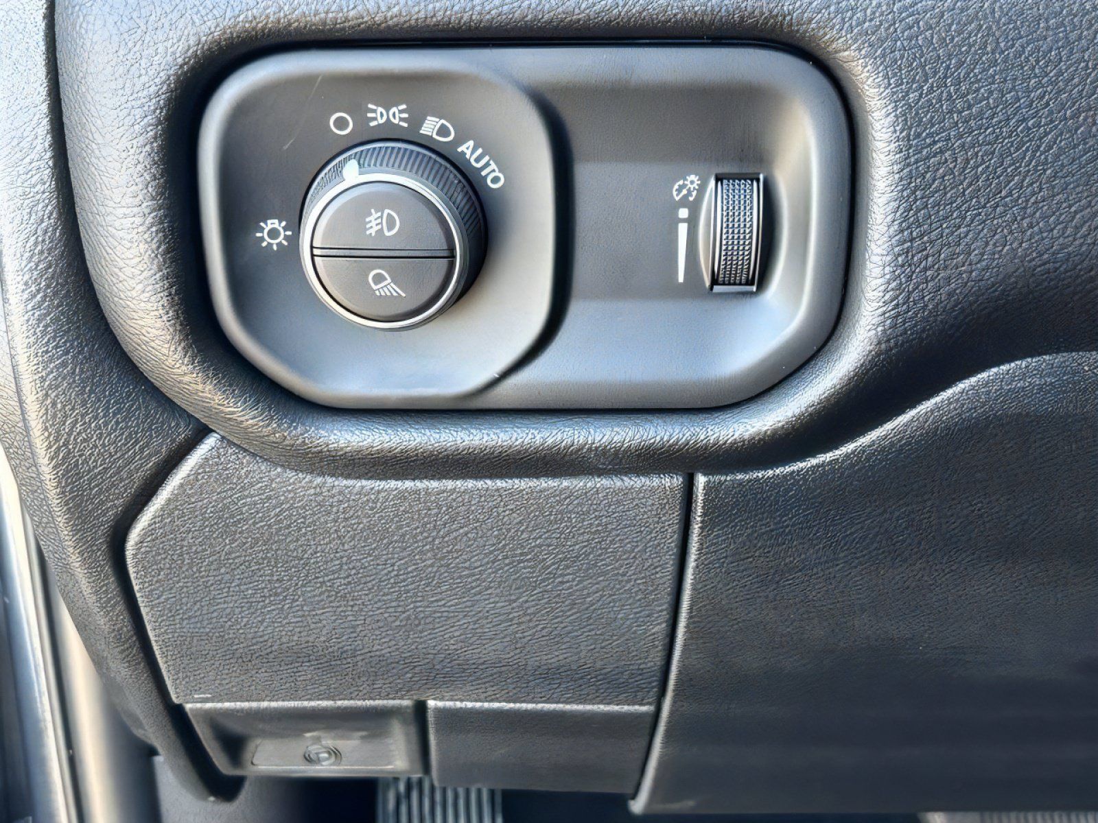 New 2027 RAM 3500 Big Horn AWD/4WD image 27