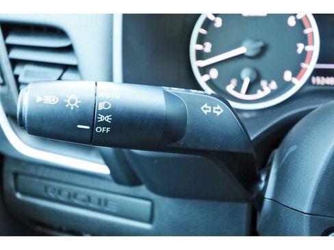 Used 2025 Nissan Rogue S image 17