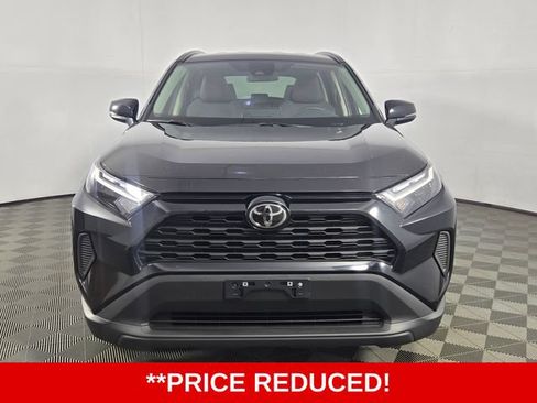 Used 2025 Toyota RAV4 XLE AWD/4WD image 2