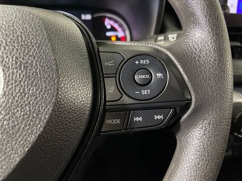 Certified 2025 Toyota RAV4 XLE FWD image 27