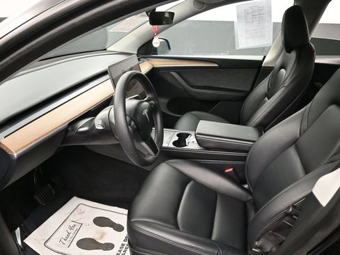 Used 2023 Tesla Model Y 2WD image 23