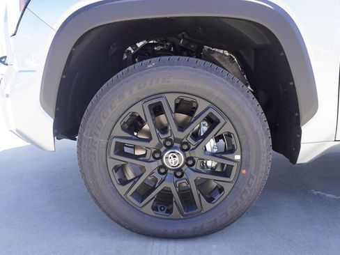 New 2026 Toyota Tundra Limited AWD/4WD image 19