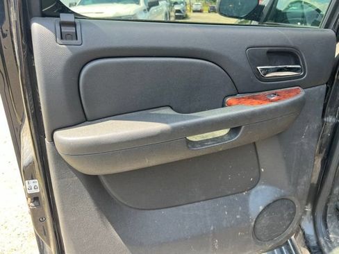 Used 2013 Chevrolet Suburban LT AWD/4WD image 13