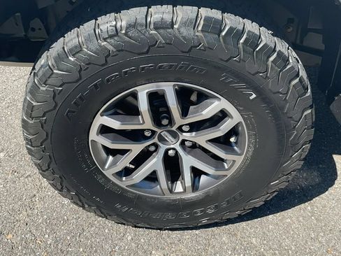 Used 2018 Ford F150 Raptor w/ Equipment Group 801A Mid AWD/4WD image 9