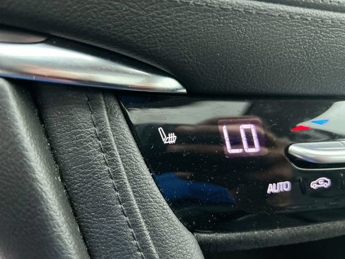 Used 2017 Cadillac XT5 Luxury w/ Driver Awareness Package AWD/4WD image 33