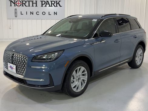 New 2026 Lincoln Corsair Premiere image 5