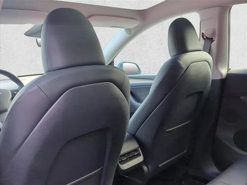 Used 2024 Tesla Model Y Long Range image 15