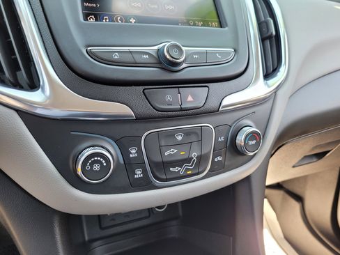 Used 2022 Chevrolet Equinox LS w/ LPO, Floor Liner Package AWD/4WD image 19