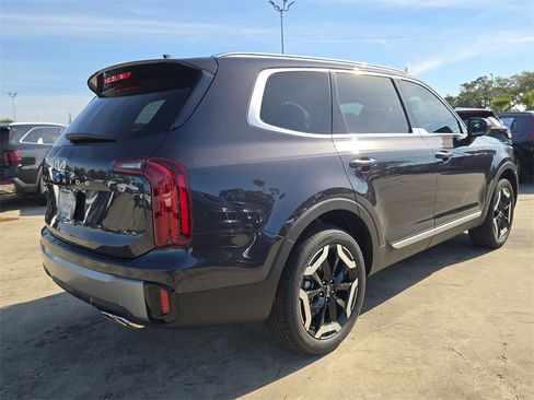 New 2025 Kia Telluride S image 8