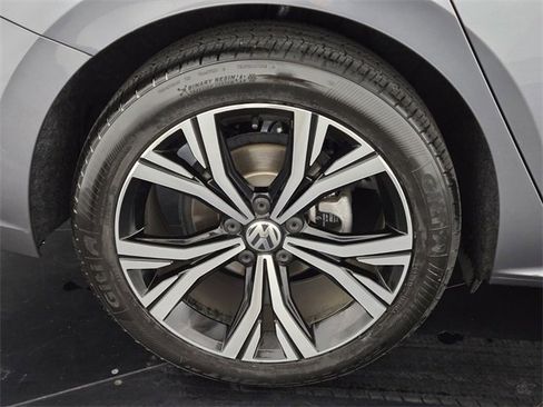 Used 2020 Volkswagen Passat 2.0T SEL image 10