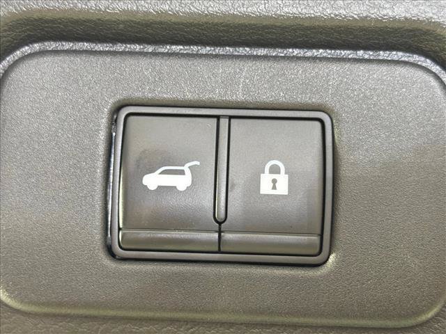 Used 2021 Nissan Rogue Platinum FWD image 21