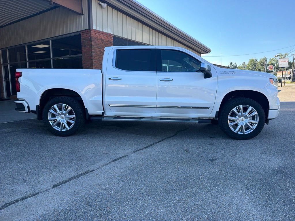 Used 2022 Chevrolet Silverado 1500 High Country w/ High Country Premium Package AWD/4WD image 4