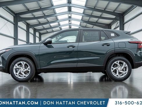 New 2026 Chevrolet Trax LS w/ LS Convenience Package image 2