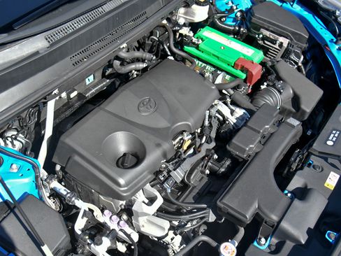 Used 2020 Toyota RAV4 XLE Premium FWD image 46
