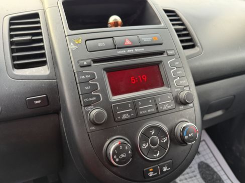 Used 2013 Kia Soul image 19