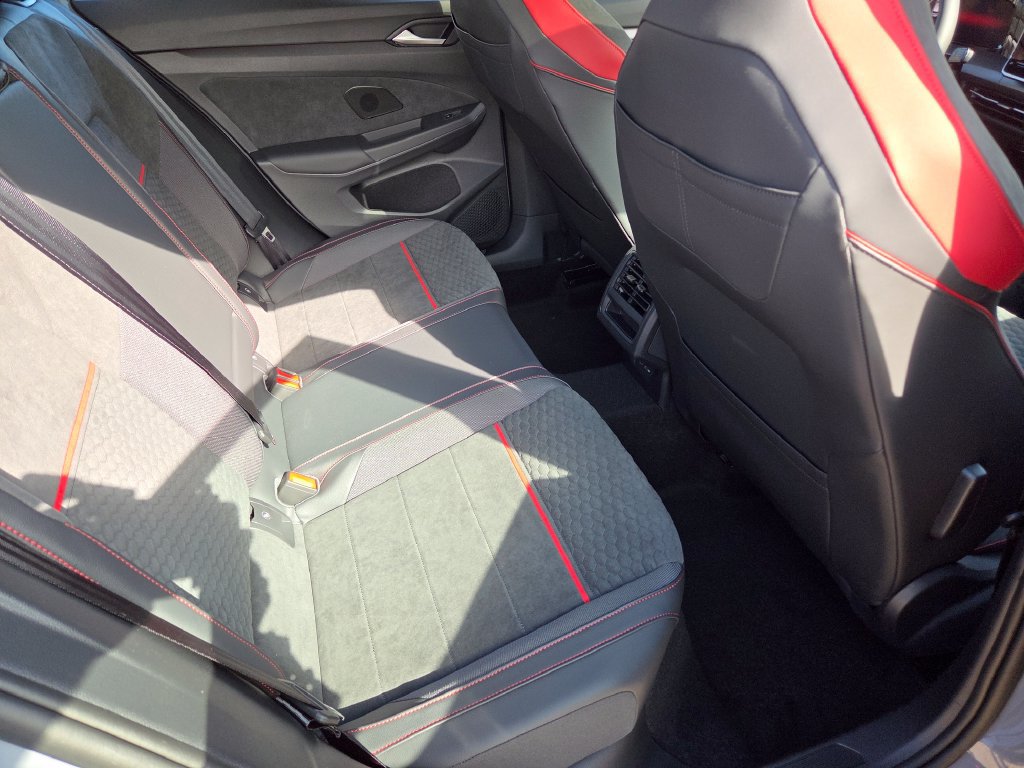 New 2026 Volkswagen GTI SE FWD image 22