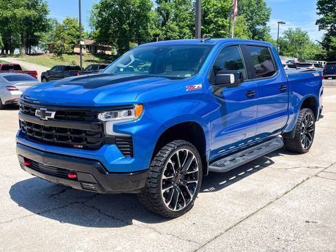 Used 2022 Chevrolet Silverado 1500 LT Trail Boss w/ LT Trail Boss Premium Package AWD/4WD image 1