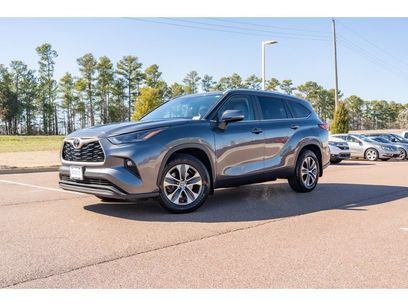 Used 2023 Toyota Highlander XLE