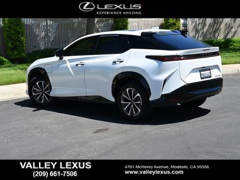 Used 2024 Lexus RZ 300e Premium w/ Accessory Package (P5) FWD image 4