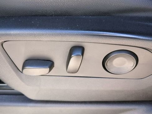 Used 2022 Chevrolet Suburban High Country image 23