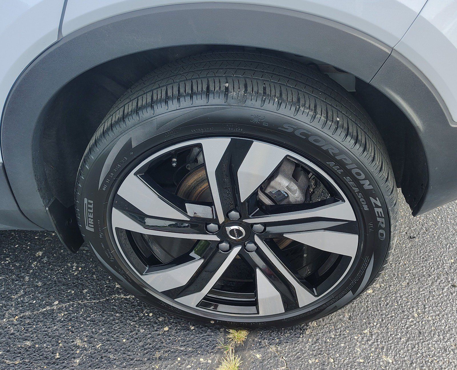 Used 2024 Volvo XC40 B5 Ultimate w/ Protection Package Premier AWD/4WD image 12