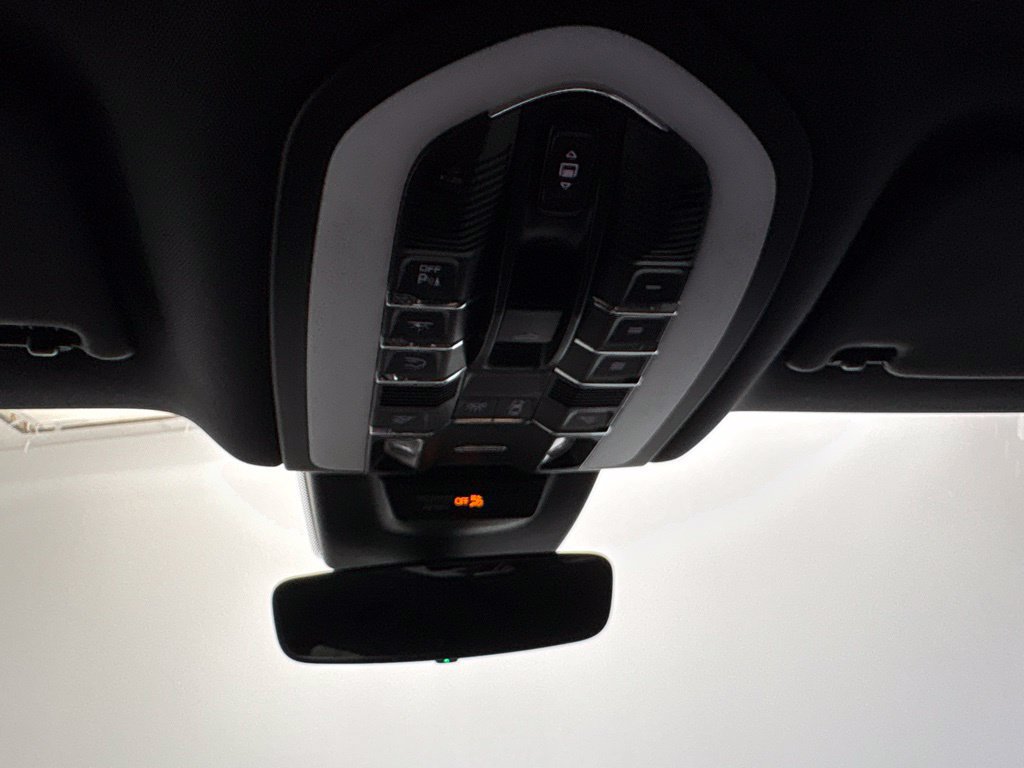 Certified 2023 Porsche Macan S AWD/4WD image 39