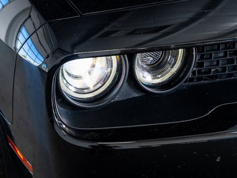 Used 2019 Dodge Challenger SRT Hellcat Redeye image 18