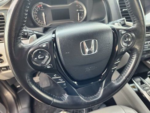 Used 2016 Honda Pilot Touring image 18