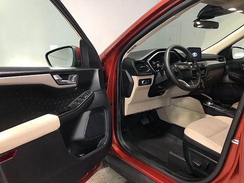 Used 2020 Ford Escape SE AWD/4WD image 9