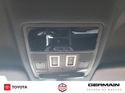 Used 2023 Land Rover Defender 130 X-Dynamic SE AWD/4WD image 33