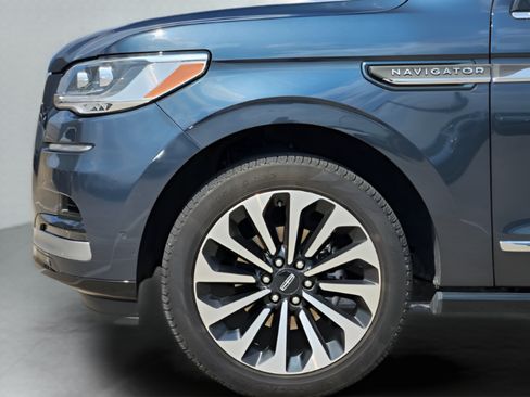 Used 2024 Lincoln Navigator L Reserve AWD/4WD image 30