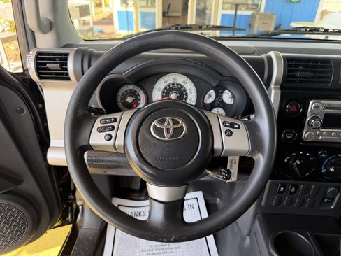 Used 2014 Toyota FJ Cruiser 2WD w/ Convenience Package image 13