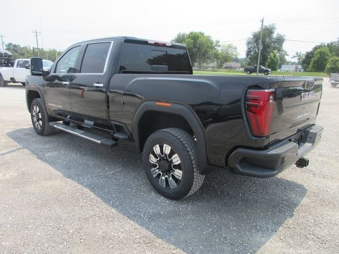 New 2026 GMC Sierra 2500 Denali w/ Denali Reserve Package AWD/4WD image 7