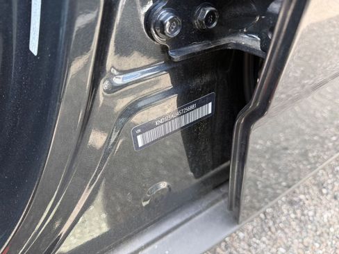 Used 2025 Kia Soul LX w/ LX Technology Package FWD image 27
