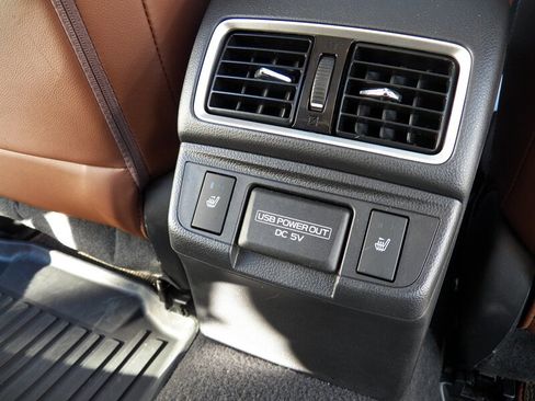 Used 2018 Subaru Outback 3.6R Touring image 12