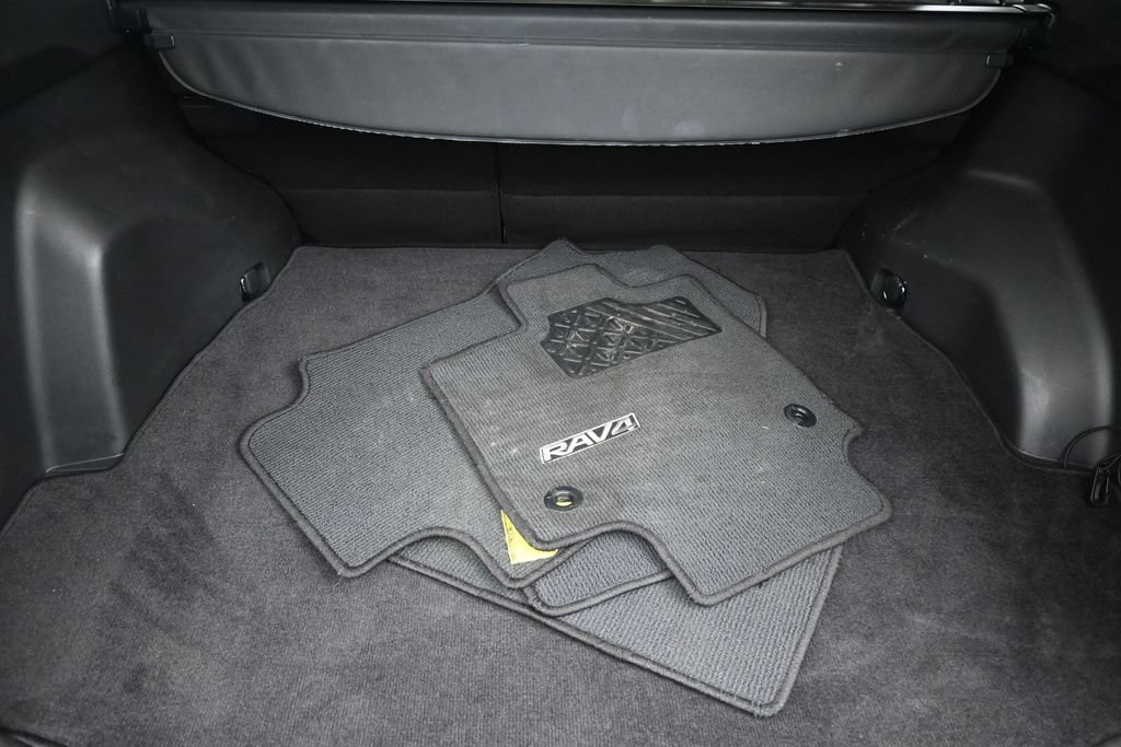 Used 2025 Toyota RAV4 XLE w/ Convenience Package FWD image 18
